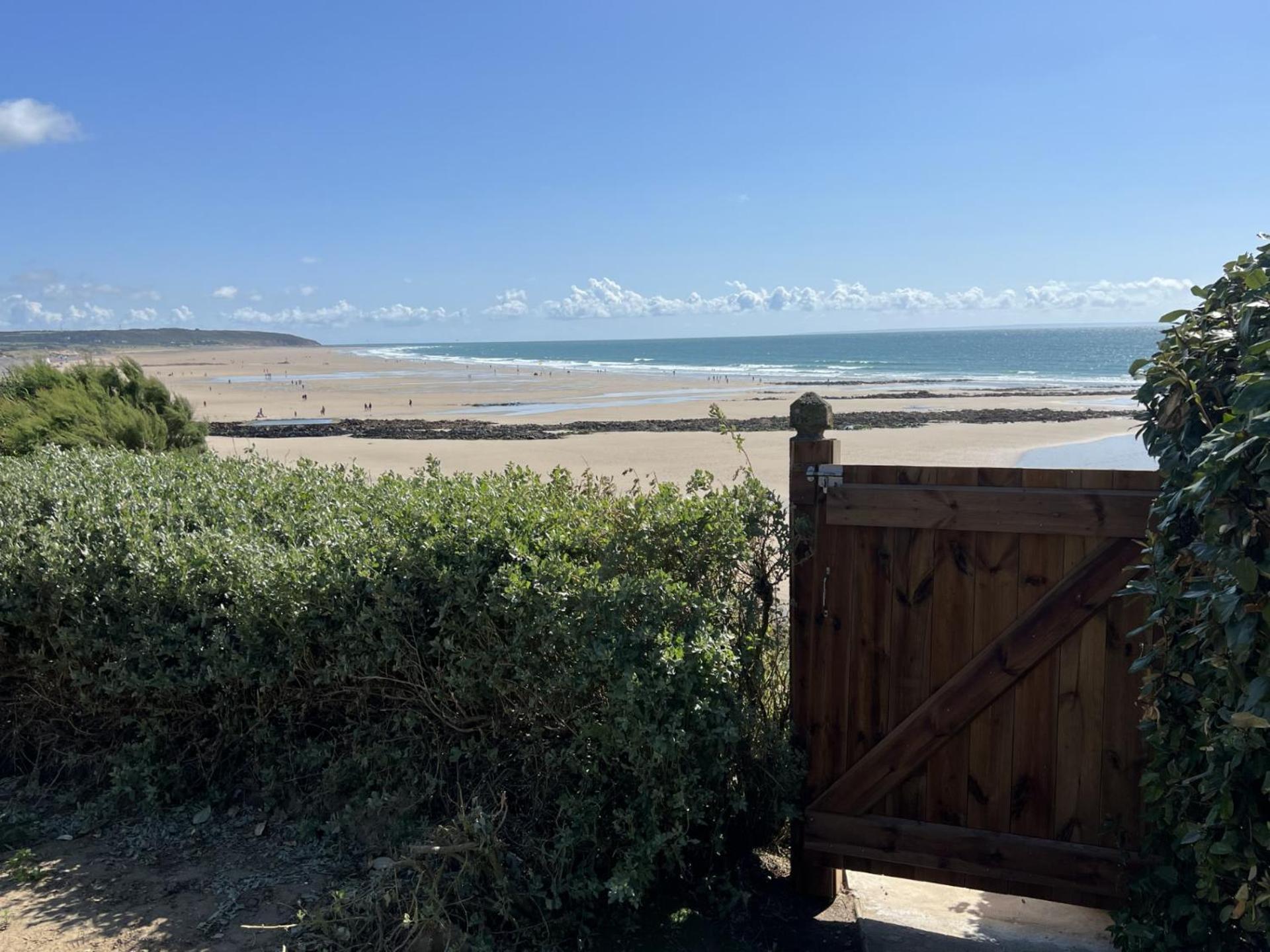 Le Bruit Des Vagues Villa Les Pieux Eksteriør bilde